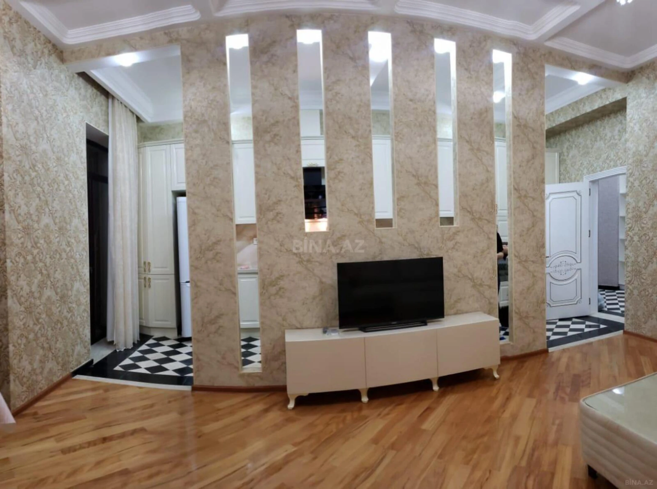 Kirayə verilir 3 otaqlı mənzil 130 m²