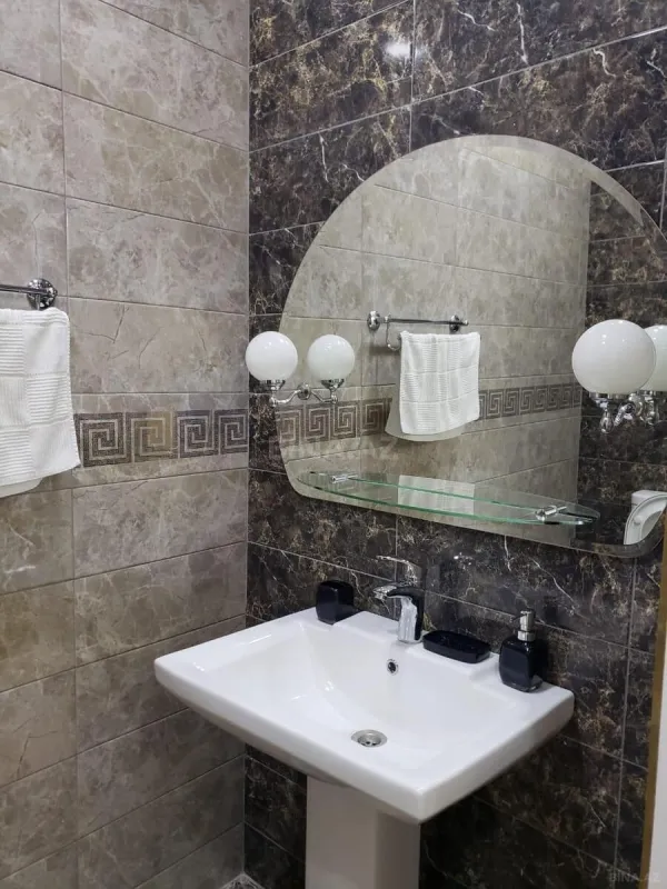Kirayə verilir 3 otaqlı mənzil 130 m²