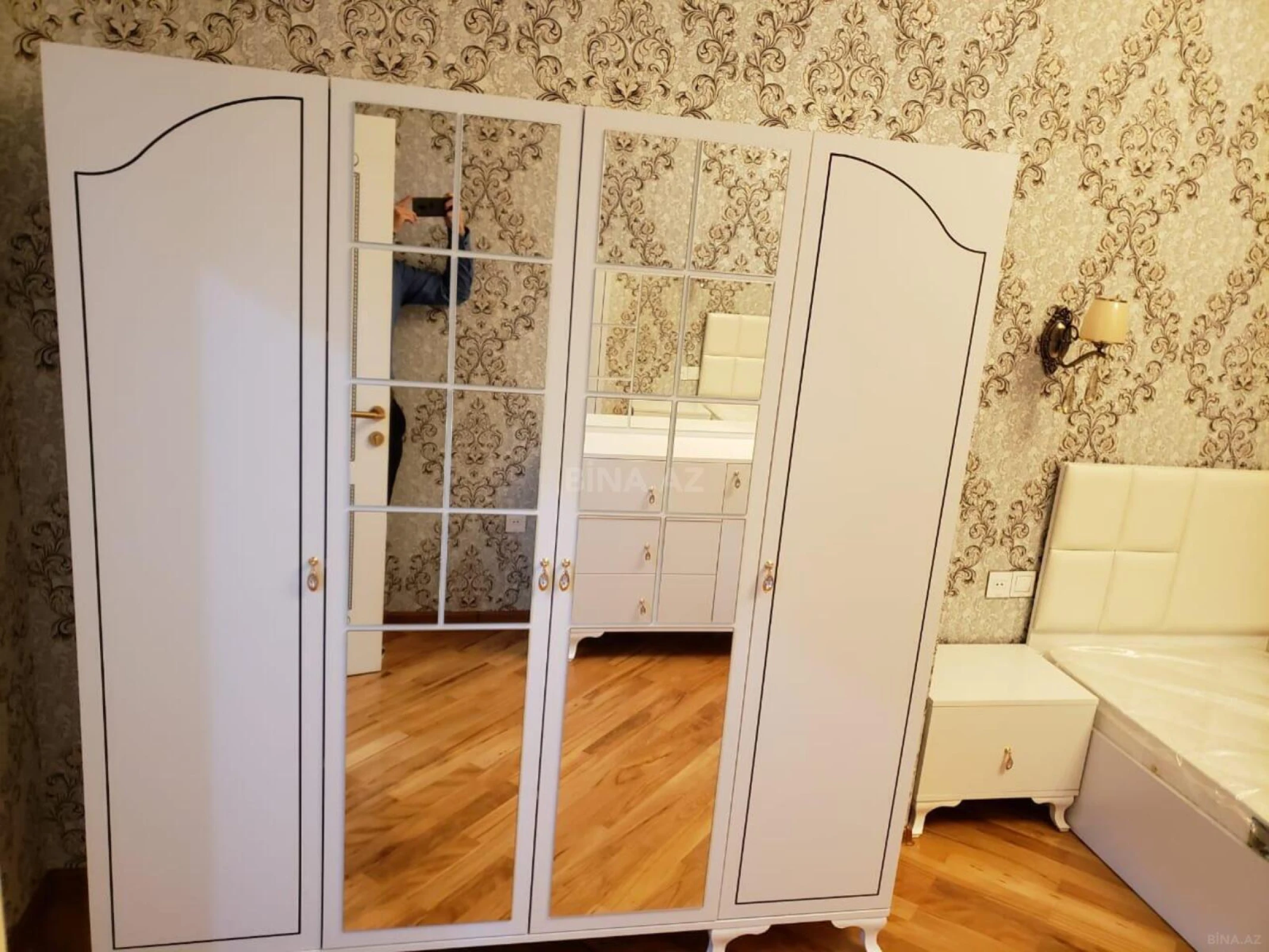 Kirayə verilir 3 otaqlı mənzil 130 m²