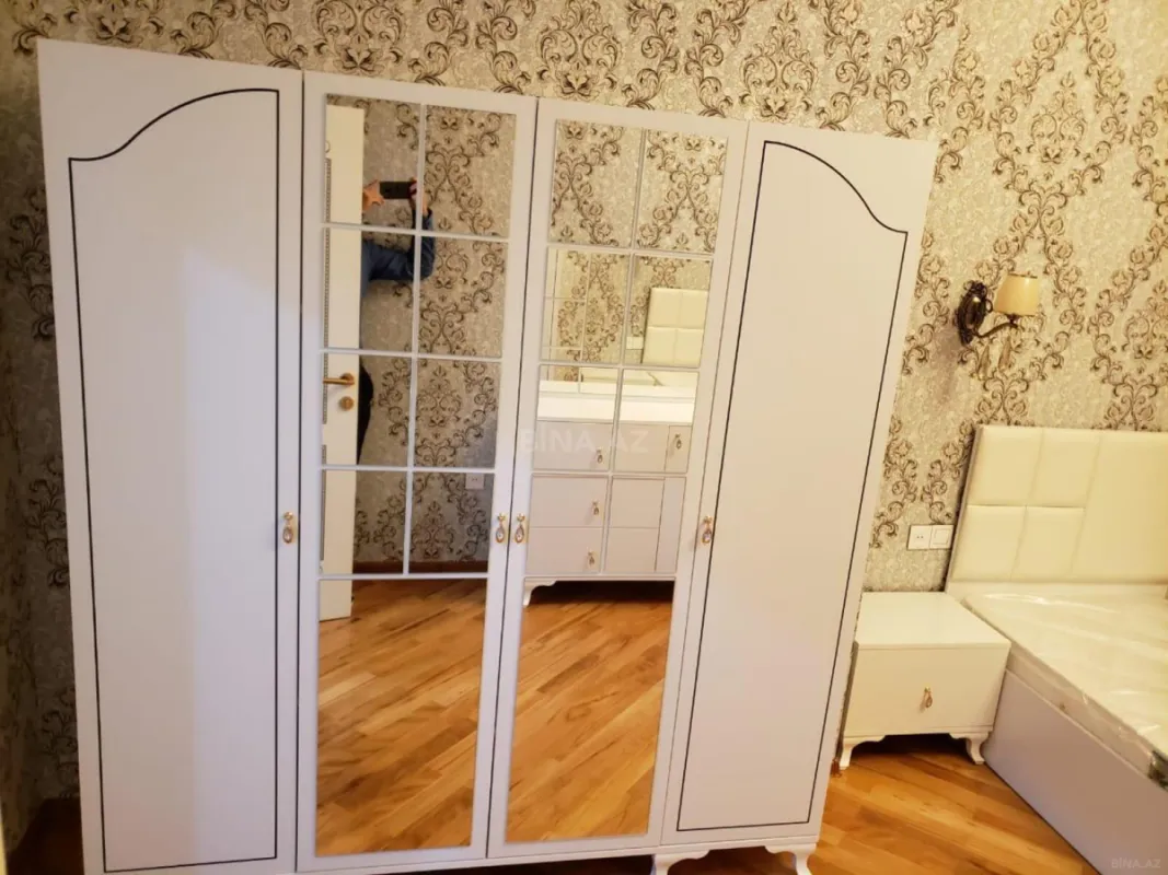 Kirayə verilir 3 otaqlı mənzil 130 m²