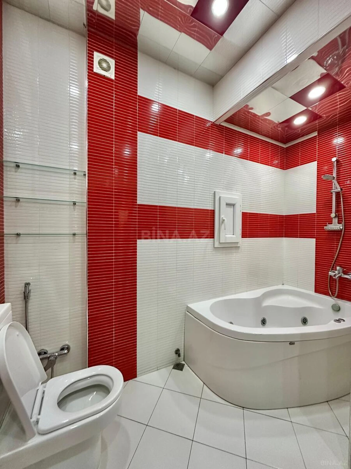 Kirayə verilir 2 otaqlı mənzil 95 m²