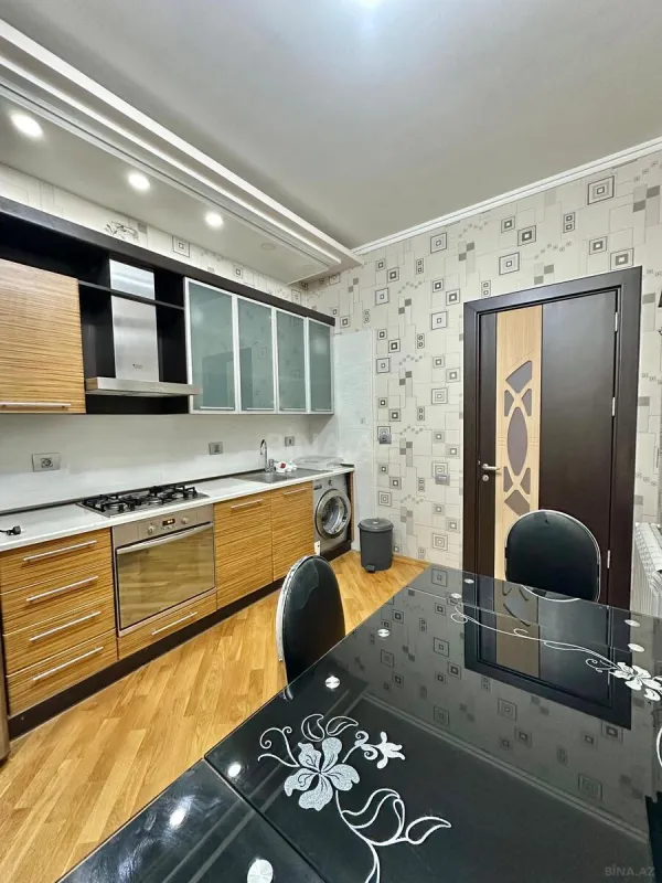 Kirayə verilir 2 otaqlı mənzil 95 m²