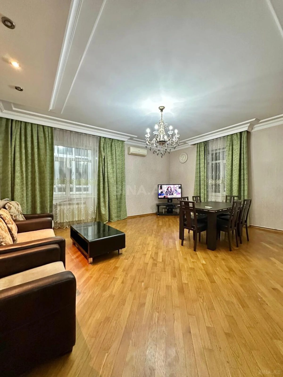 Kirayə verilir 2 otaqlı mənzil 95 m²