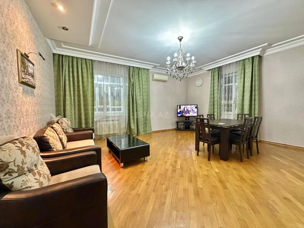 Kirayə verilir 2 otaqlı mənzil 95 m²