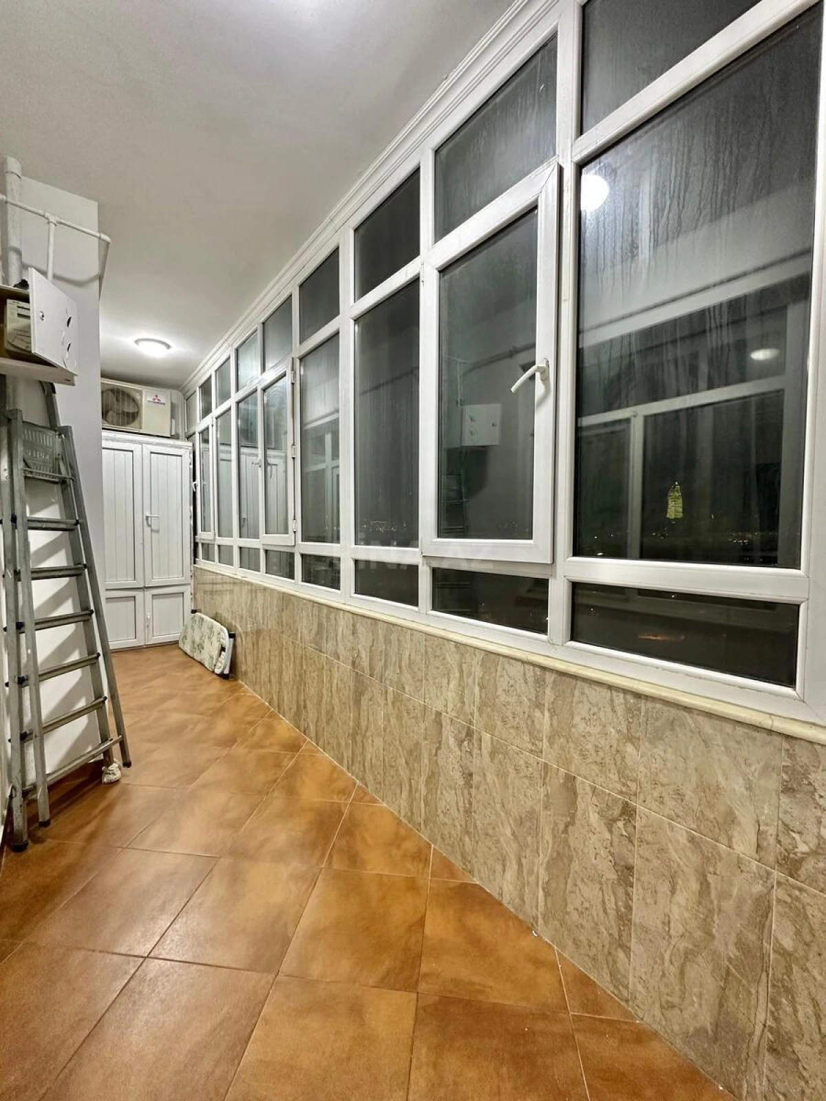 Kirayə verilir 2 otaqlı mənzil 95 m²