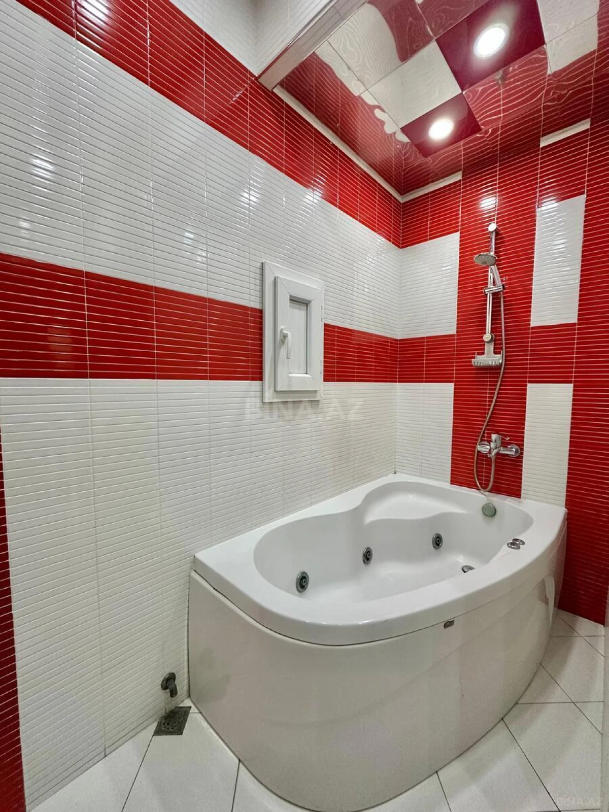 Kirayə verilir 2 otaqlı mənzil 95 m²