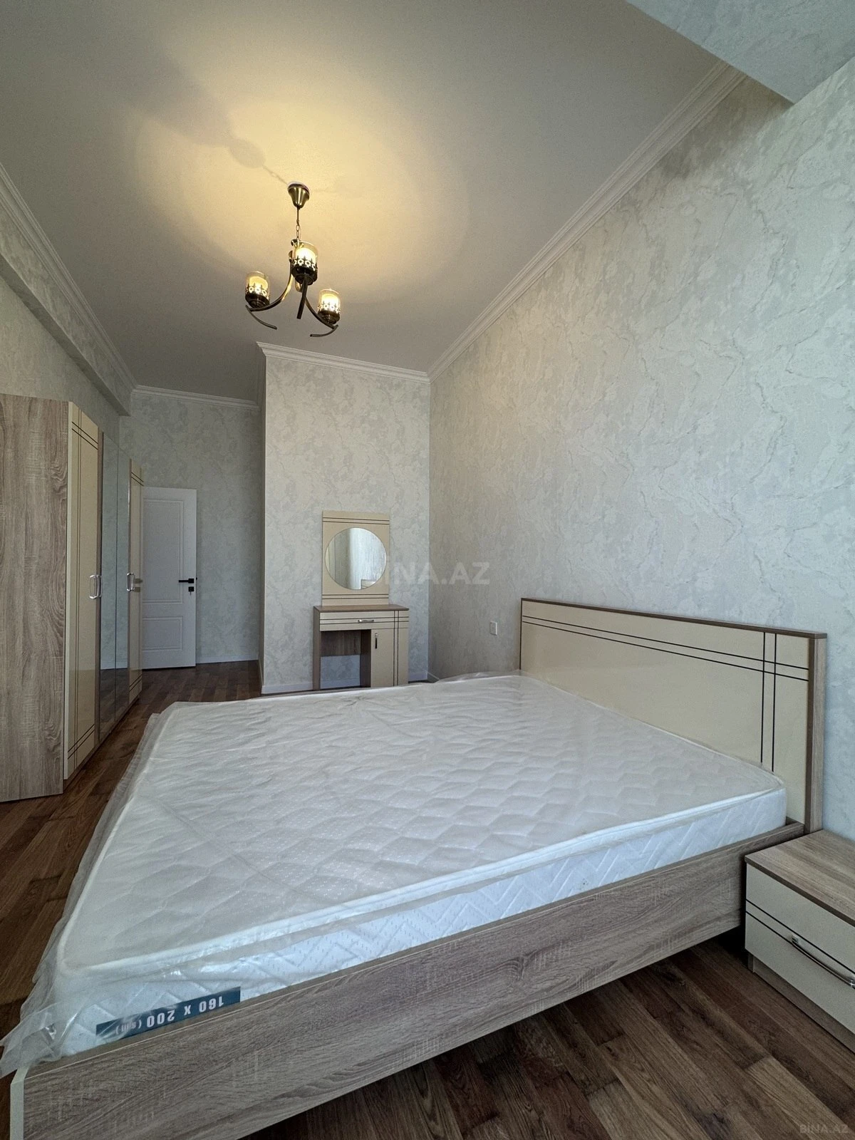 Kirayə verilir 2 otaqlı mənzil 80 m²