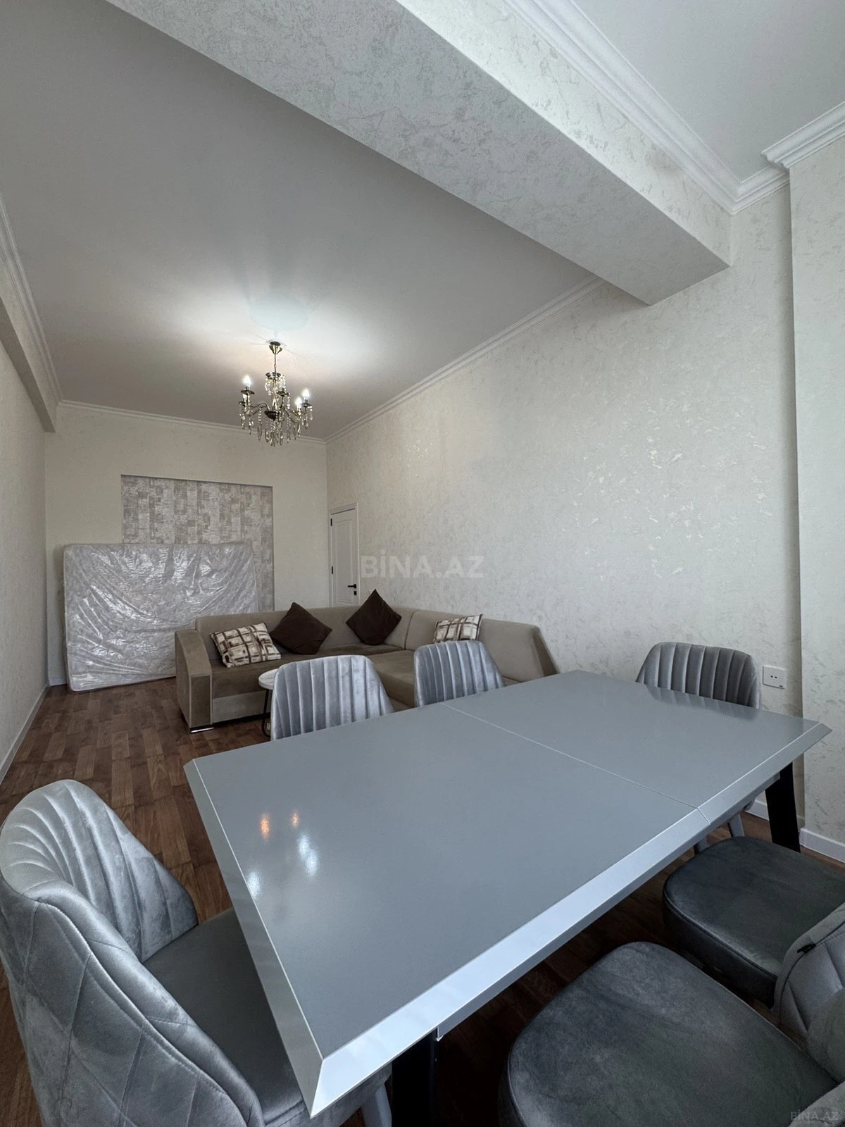 Kirayə verilir 2 otaqlı mənzil 80 m²
