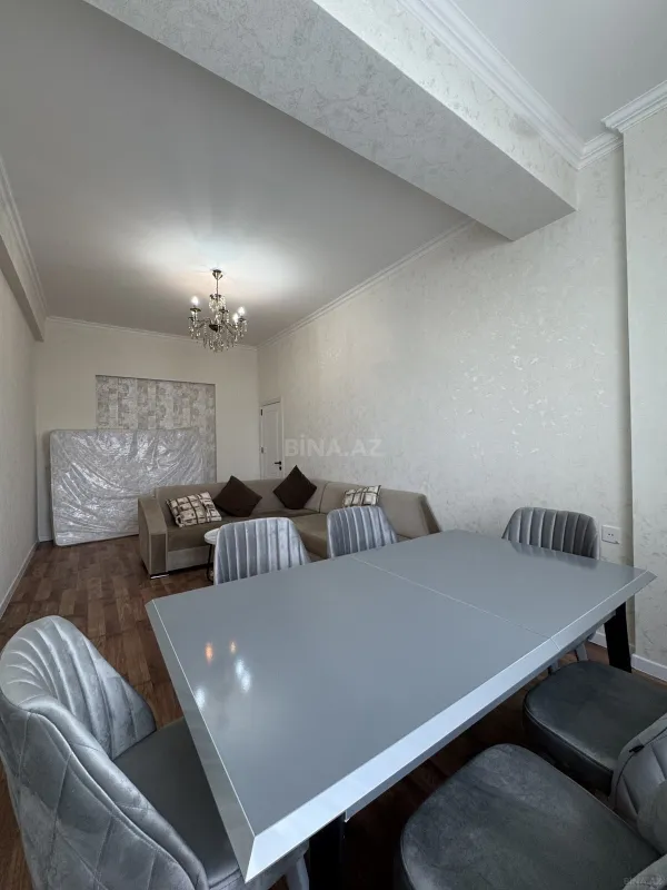 Kirayə verilir 2 otaqlı mənzil 80 m²