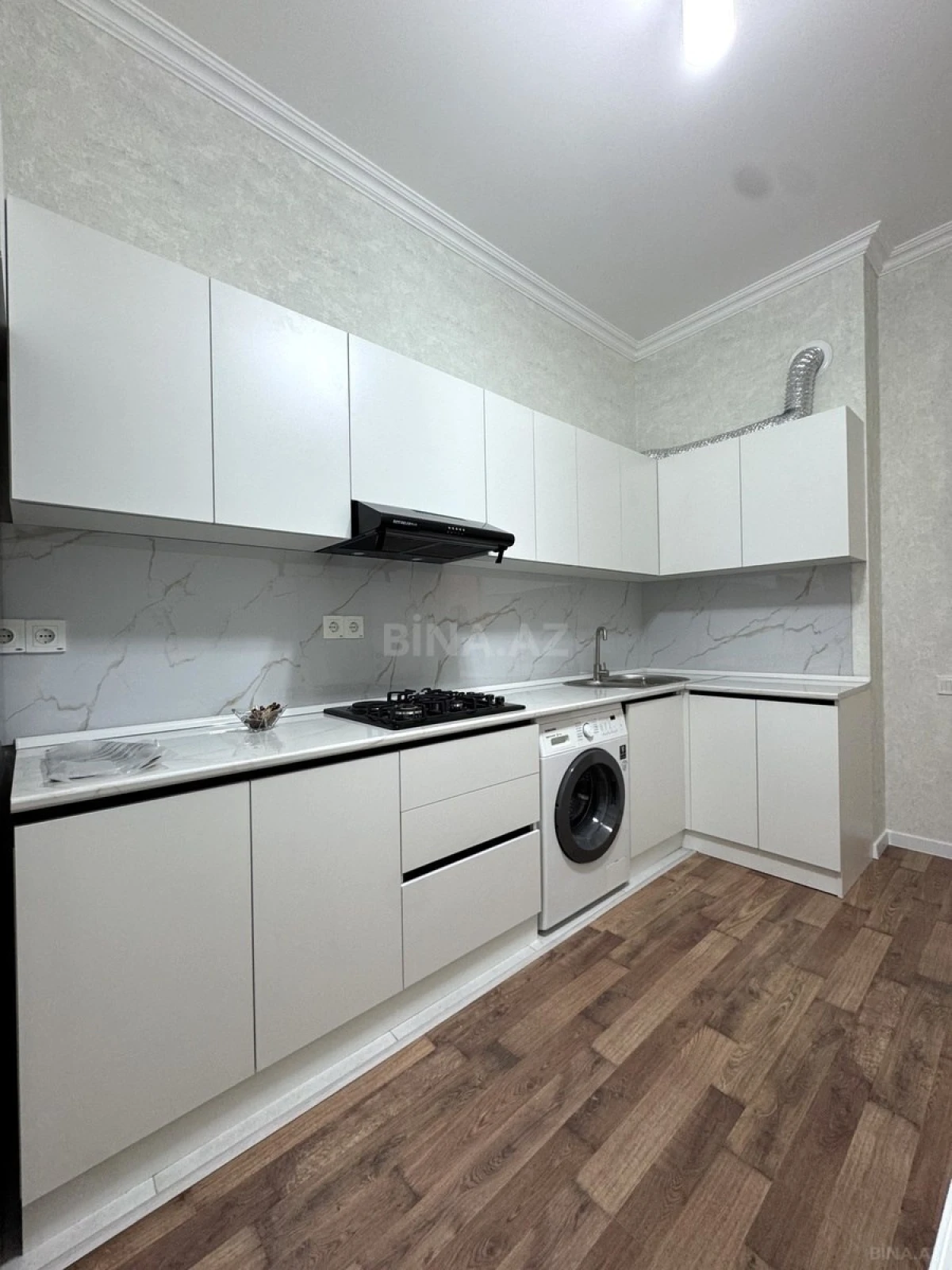 Kirayə verilir 2 otaqlı mənzil 80 m²