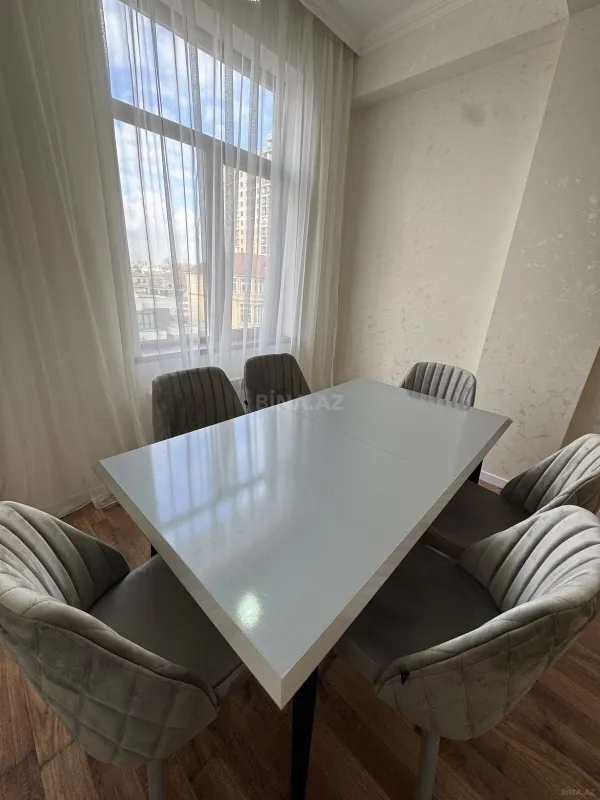 Kirayə verilir 2 otaqlı mənzil 80 m²