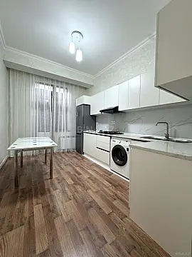 Kirayə verilir 2 otaqlı mənzil 80 m²