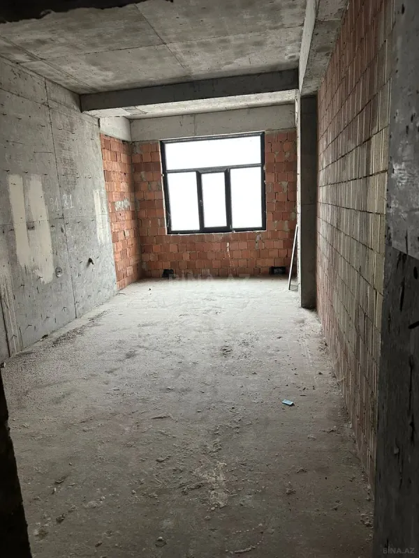 Satılır 5 otaqlı mənzil 298 m²