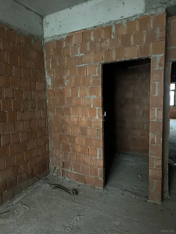 Satılır 5 otaqlı mənzil 298 m²