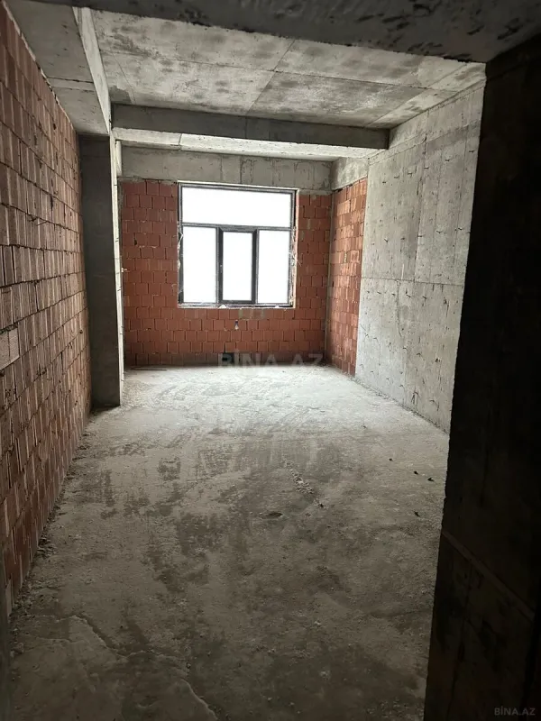 Satılır 5 otaqlı mənzil 298 m²