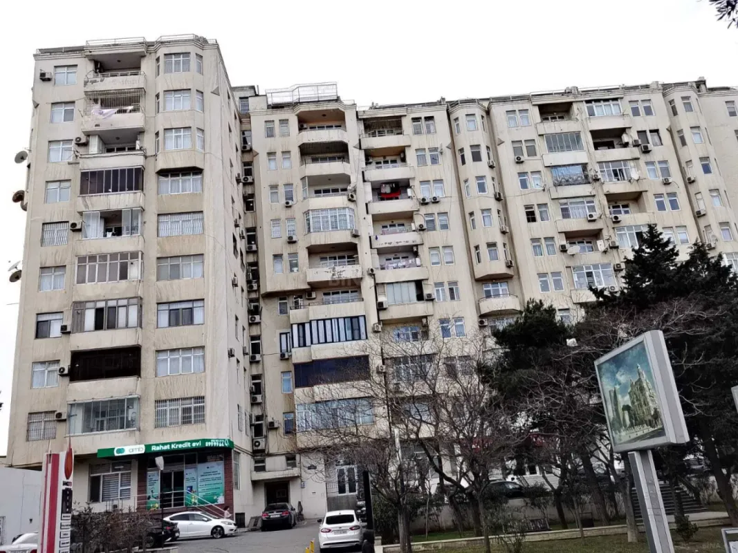 Satılır 4 otaqlı mənzil 159 m²