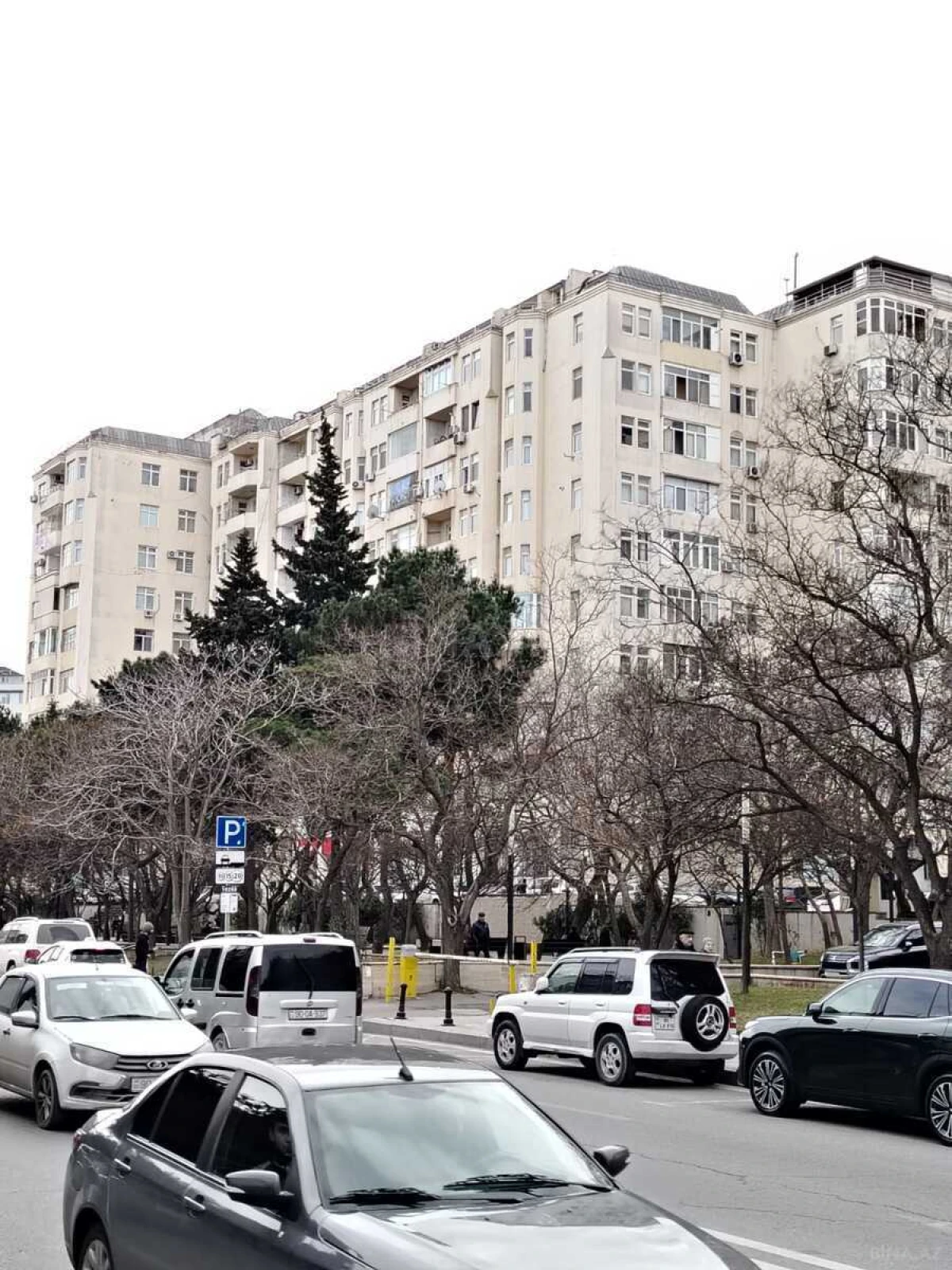 Satılır 4 otaqlı mənzil 159 m²