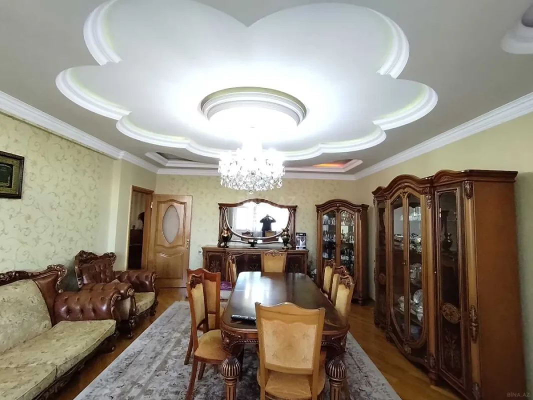 Satılır 4 otaqlı mənzil 159 m²
