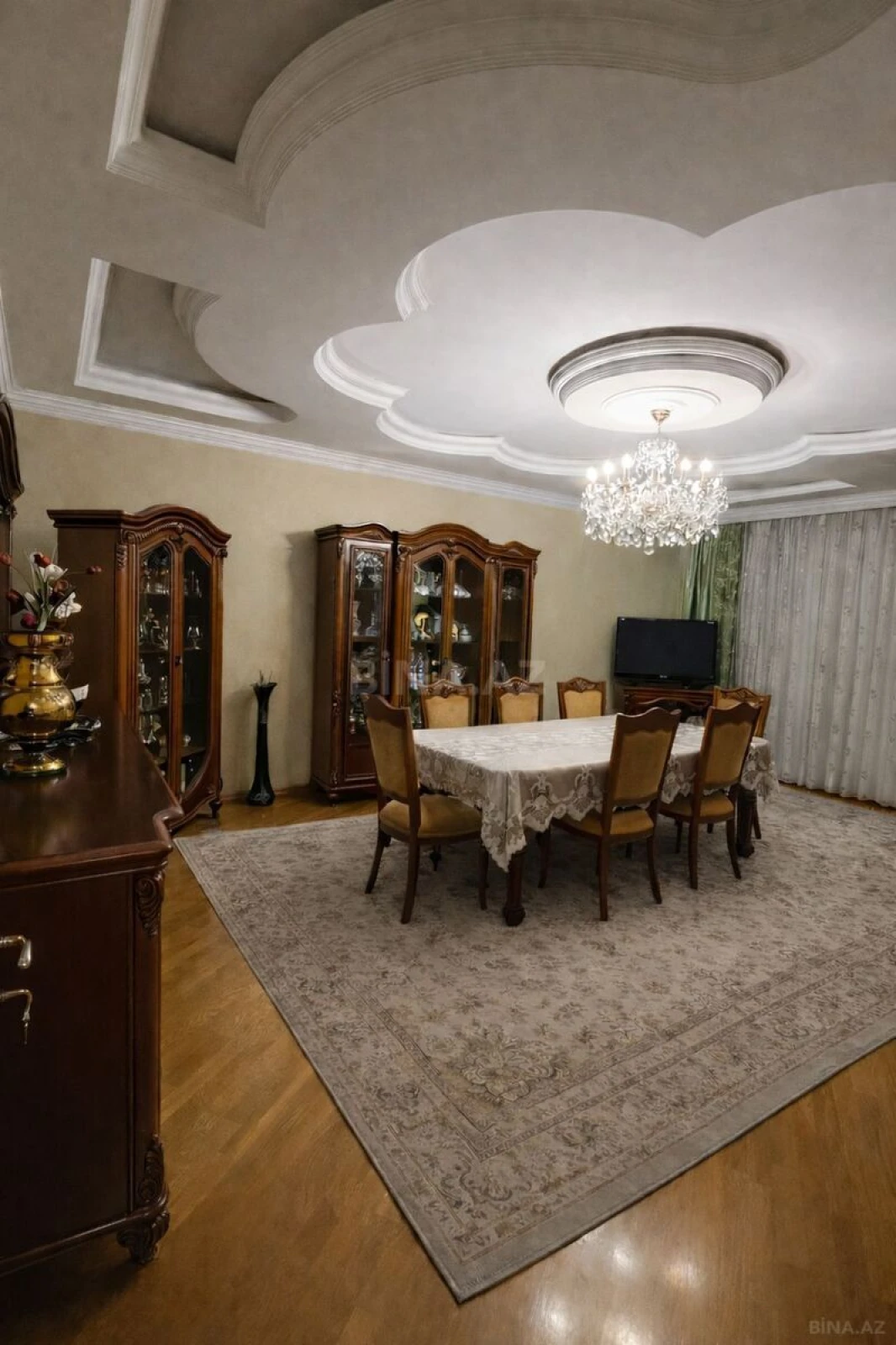 Satılır 4 otaqlı mənzil 159 m²