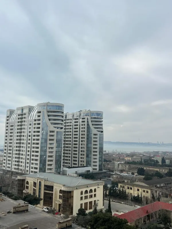 Satılır 2 otaqlı mənzil 80 m²