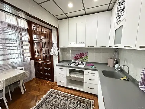 Kirayə verilir 2 otaqlı mənzil 65 m²
