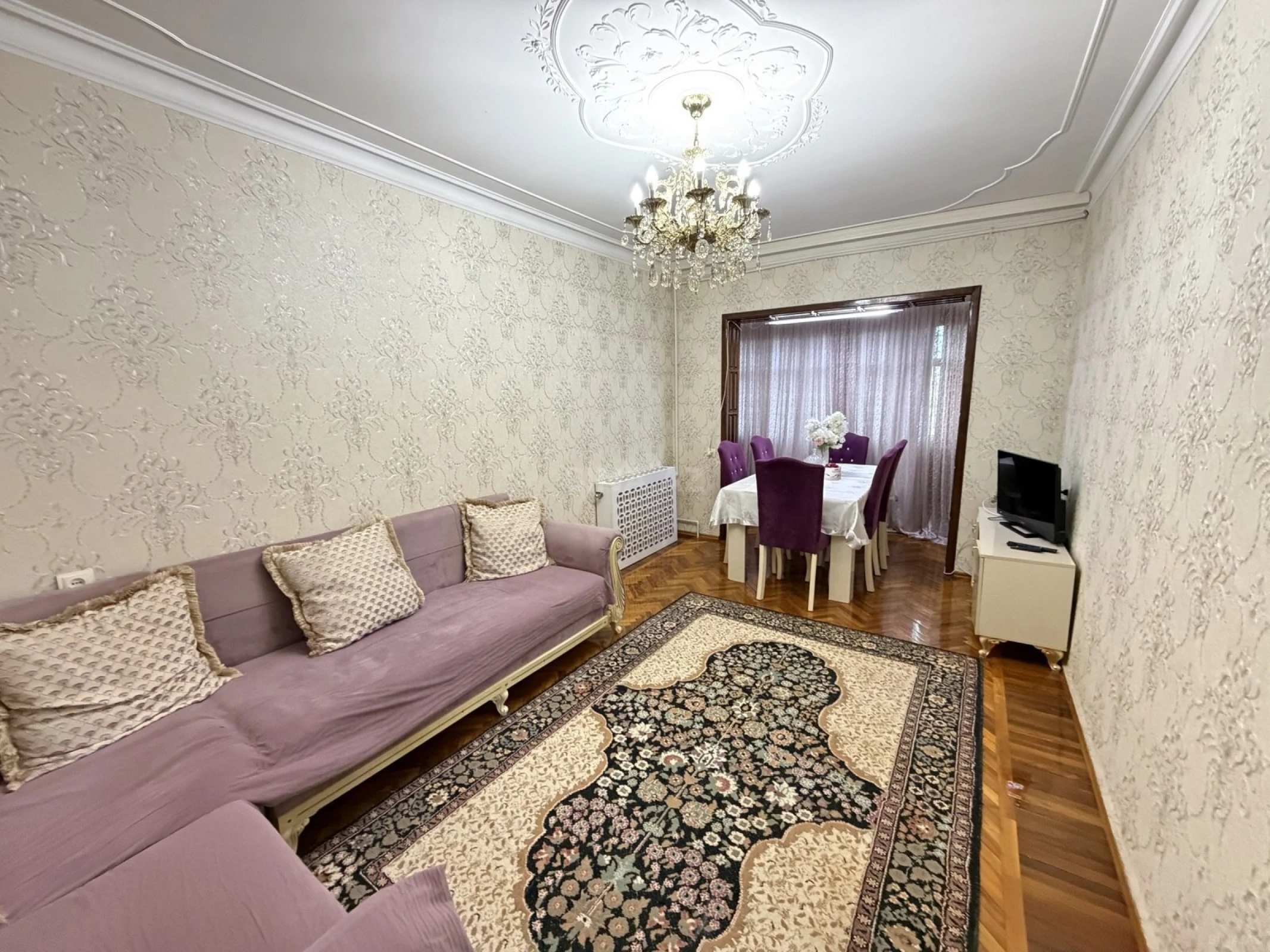 Kirayə verilir 2 otaqlı mənzil 65 m²