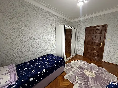 Kirayə verilir 2 otaqlı mənzil 65 m²