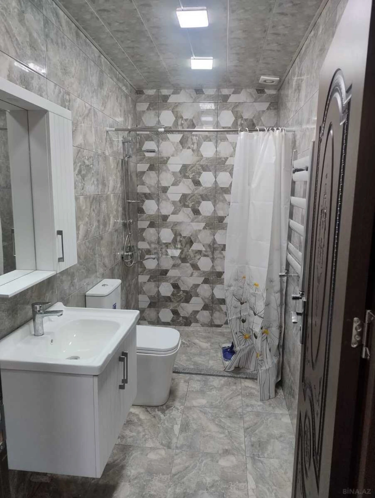 Kirayə verilir 2 otaqlı mənzil 65 m²