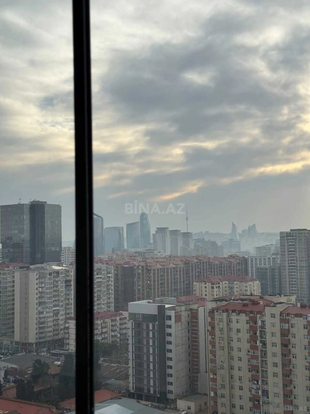 Satılır 2 otaqlı mənzil 66 m²