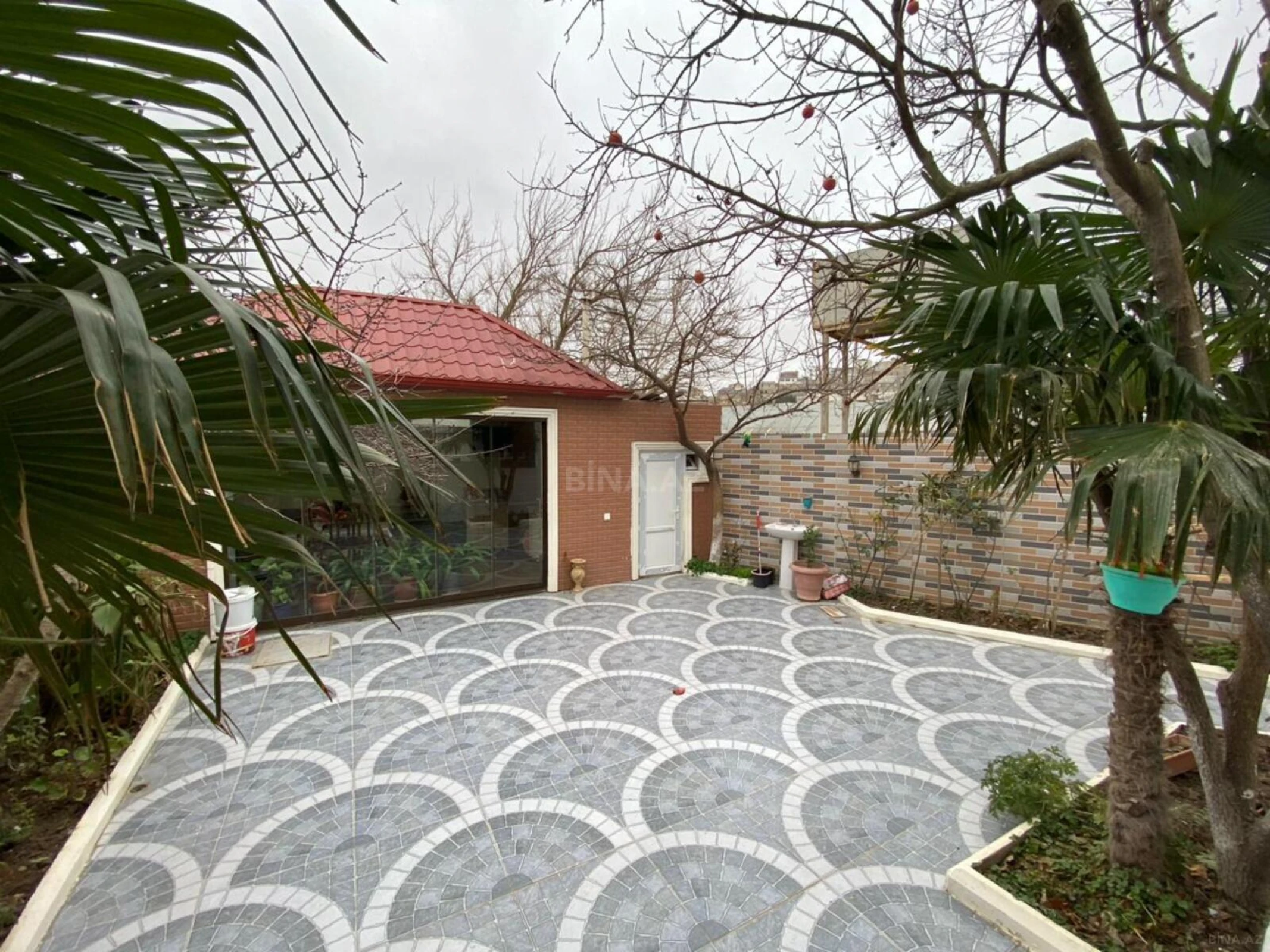 Satılır 6 otaqlı həyət evi 200 m²