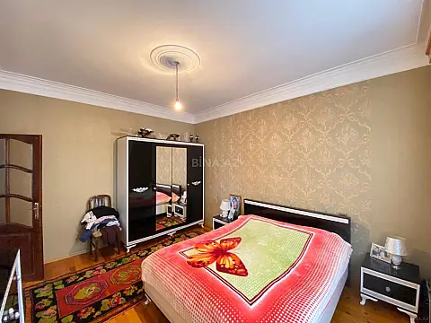 Satılır 6 otaqlı həyət evi 200 m²