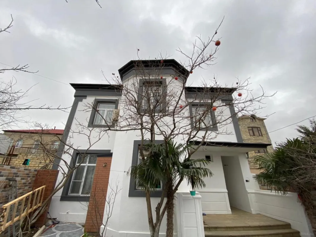Satılır 6 otaqlı həyət evi 200 m²