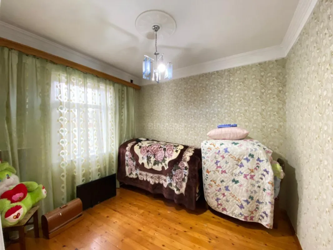 Satılır 6 otaqlı həyət evi 200 m²