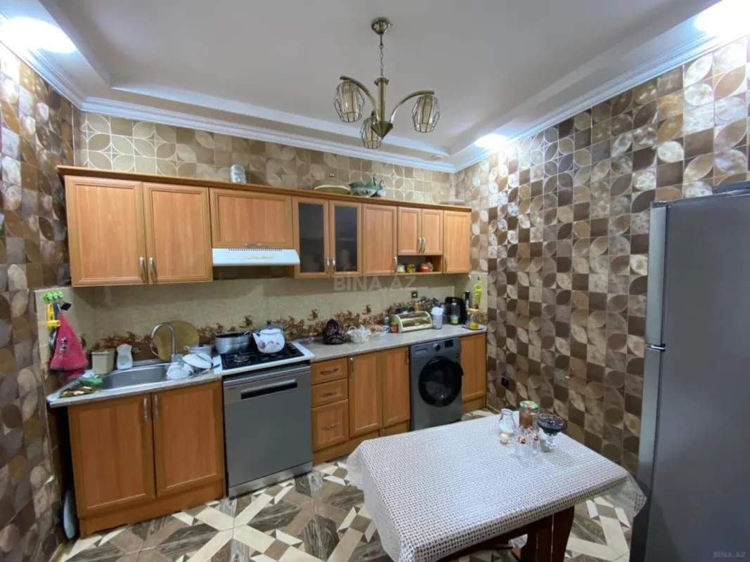 Satılır 6 otaqlı həyət evi 200 m²