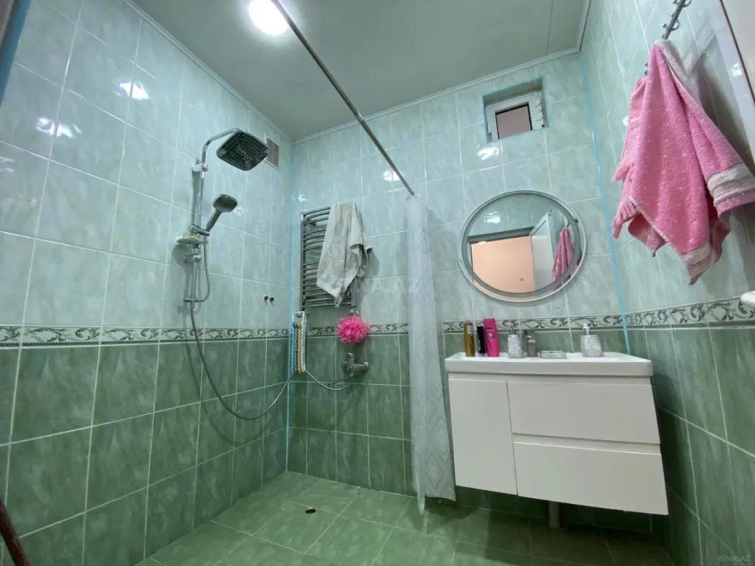 Satılır 6 otaqlı həyət evi 200 m²