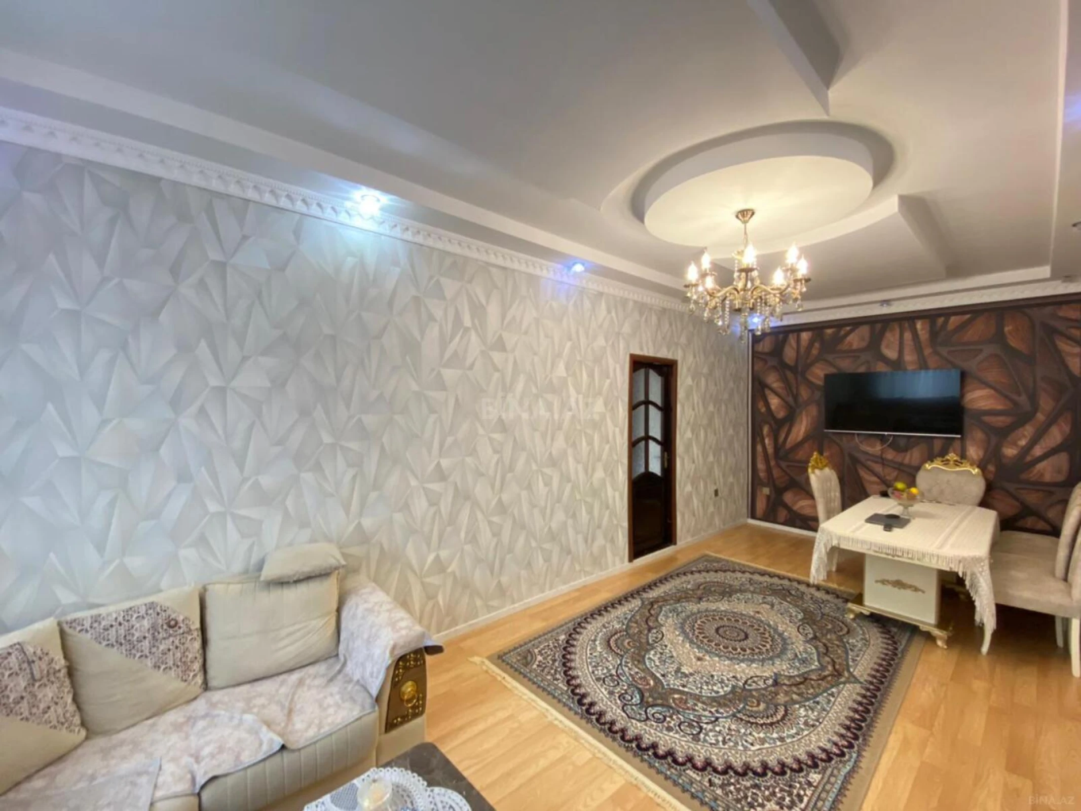 Satılır 6 otaqlı həyət evi 200 m²