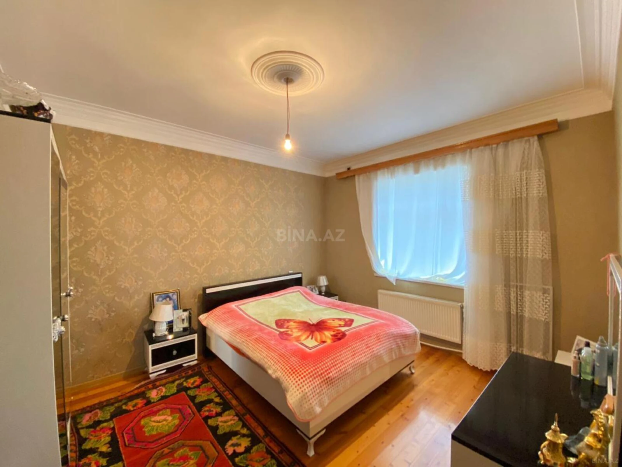 Satılır 6 otaqlı həyət evi 200 m²