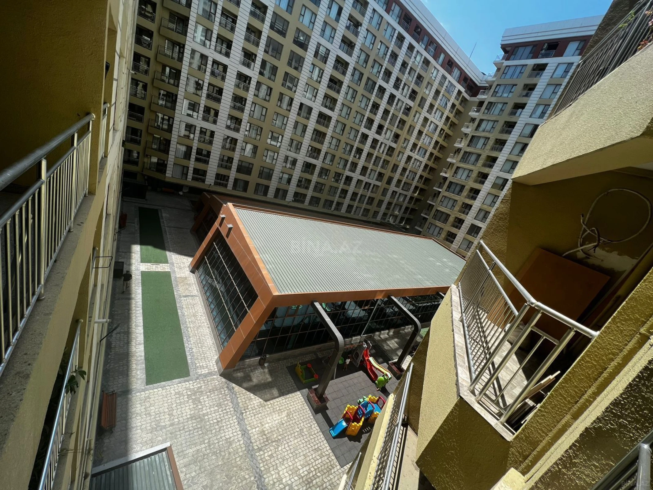 Kirayə verilir 2 otaqlı mənzil 75 m²