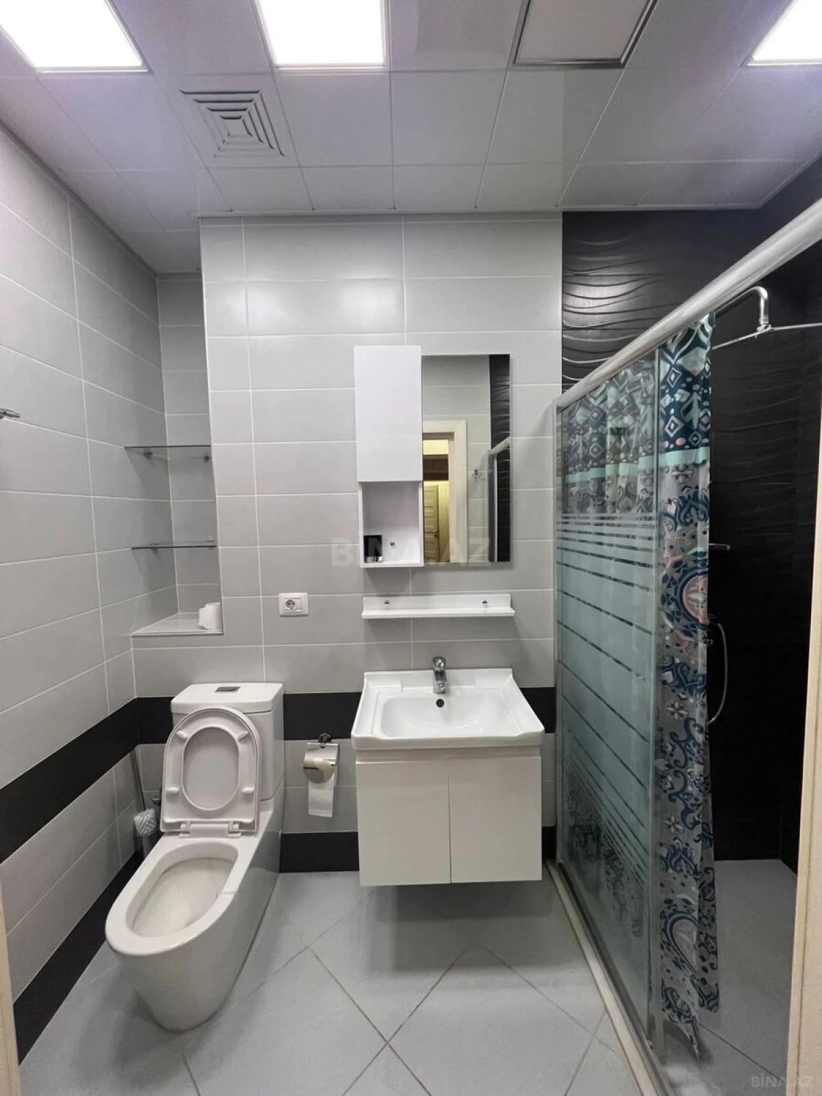 Kirayə verilir 2 otaqlı mənzil 75 m²