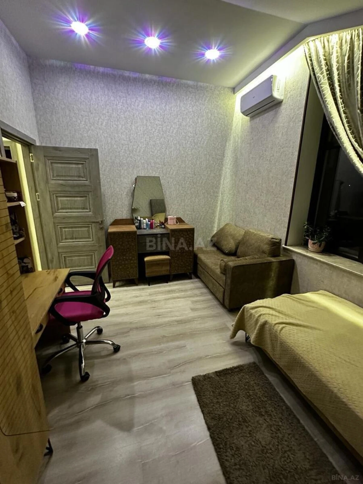 Satılır 4 otaqlı həyət evi 200 m²