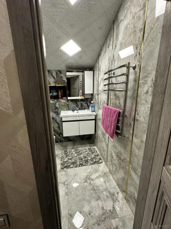 Satılır 4 otaqlı həyət evi 200 m²