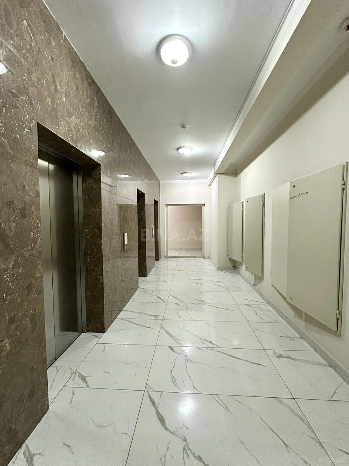 Satılır 2 otaqlı mənzil 68 m²