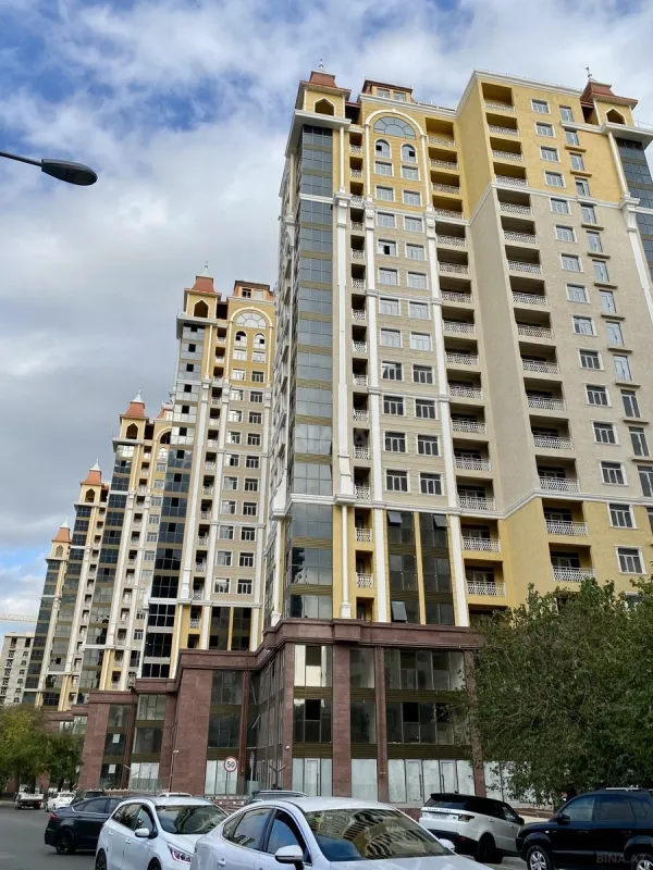 Satılır 2 otaqlı mənzil 68 m²