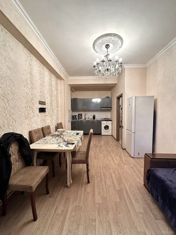 Satılır 2 otaqlı mənzil 68 m²
