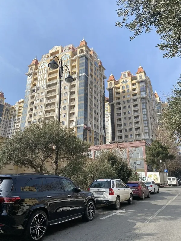 Satılır 2 otaqlı mənzil 68 m²