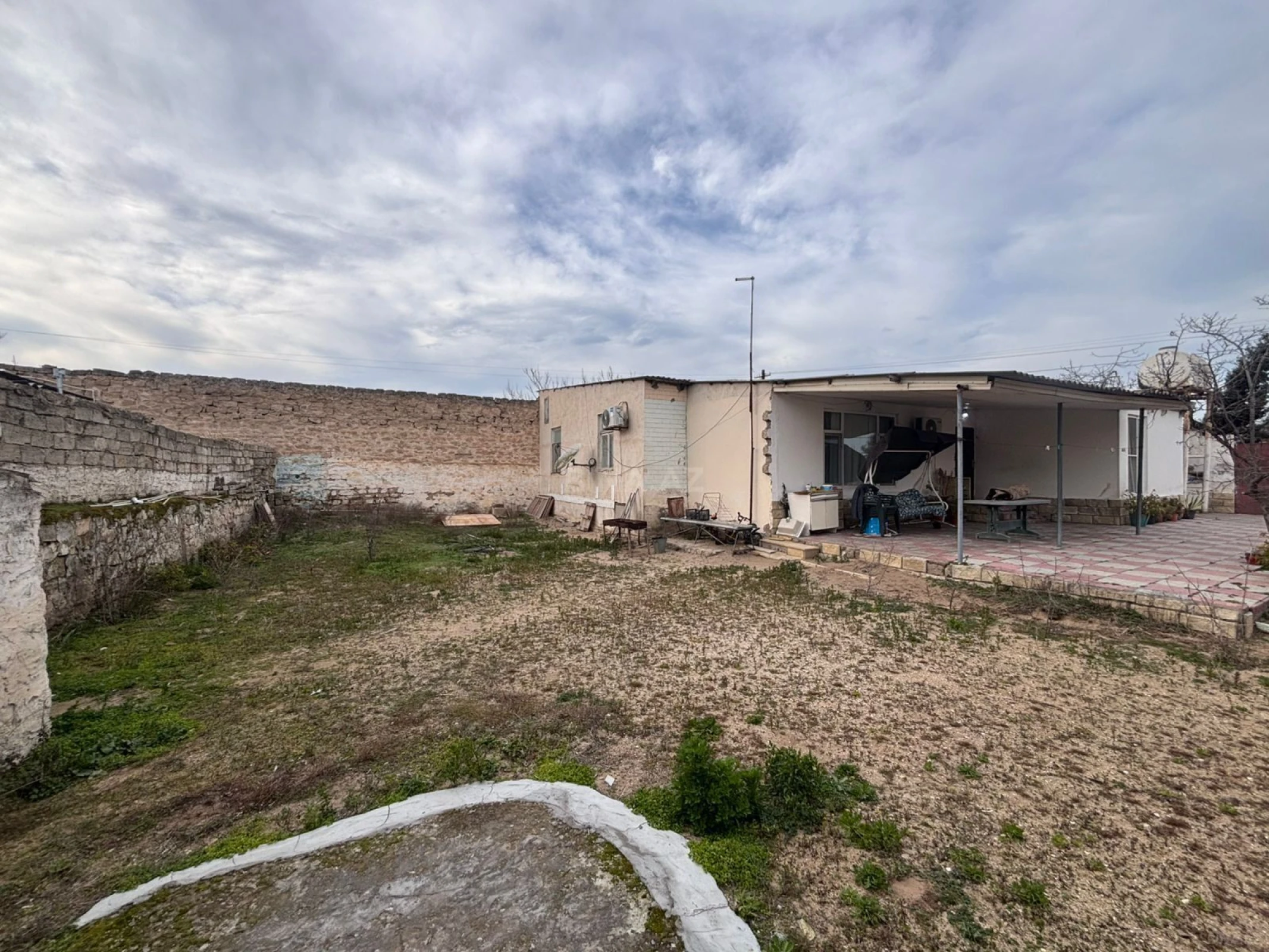 Satılır 4 otaqlı həyət evi 120 m²