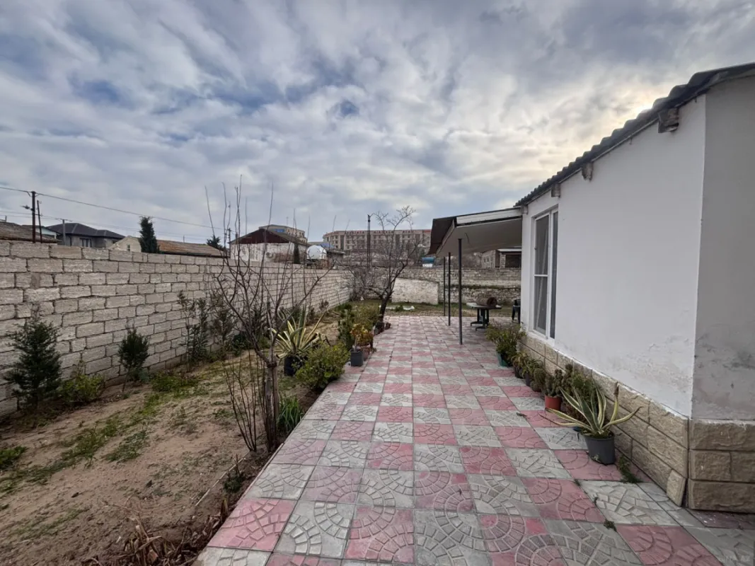 Satılır 4 otaqlı həyət evi 120 m²