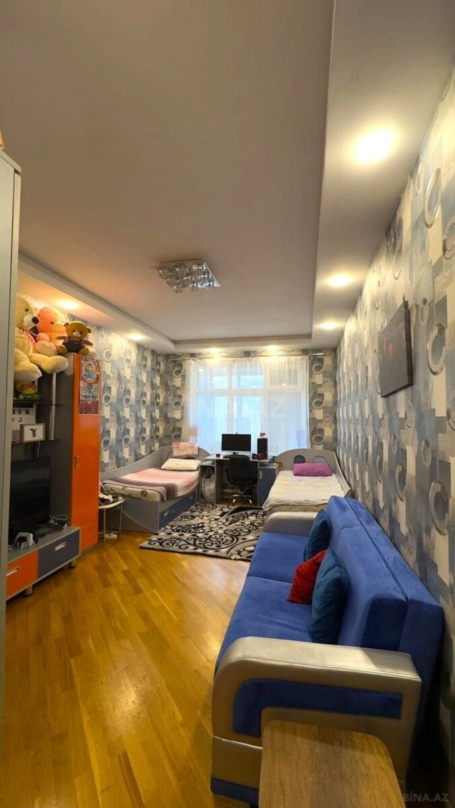 Satılır 5 otaqlı mənzil 200 m²