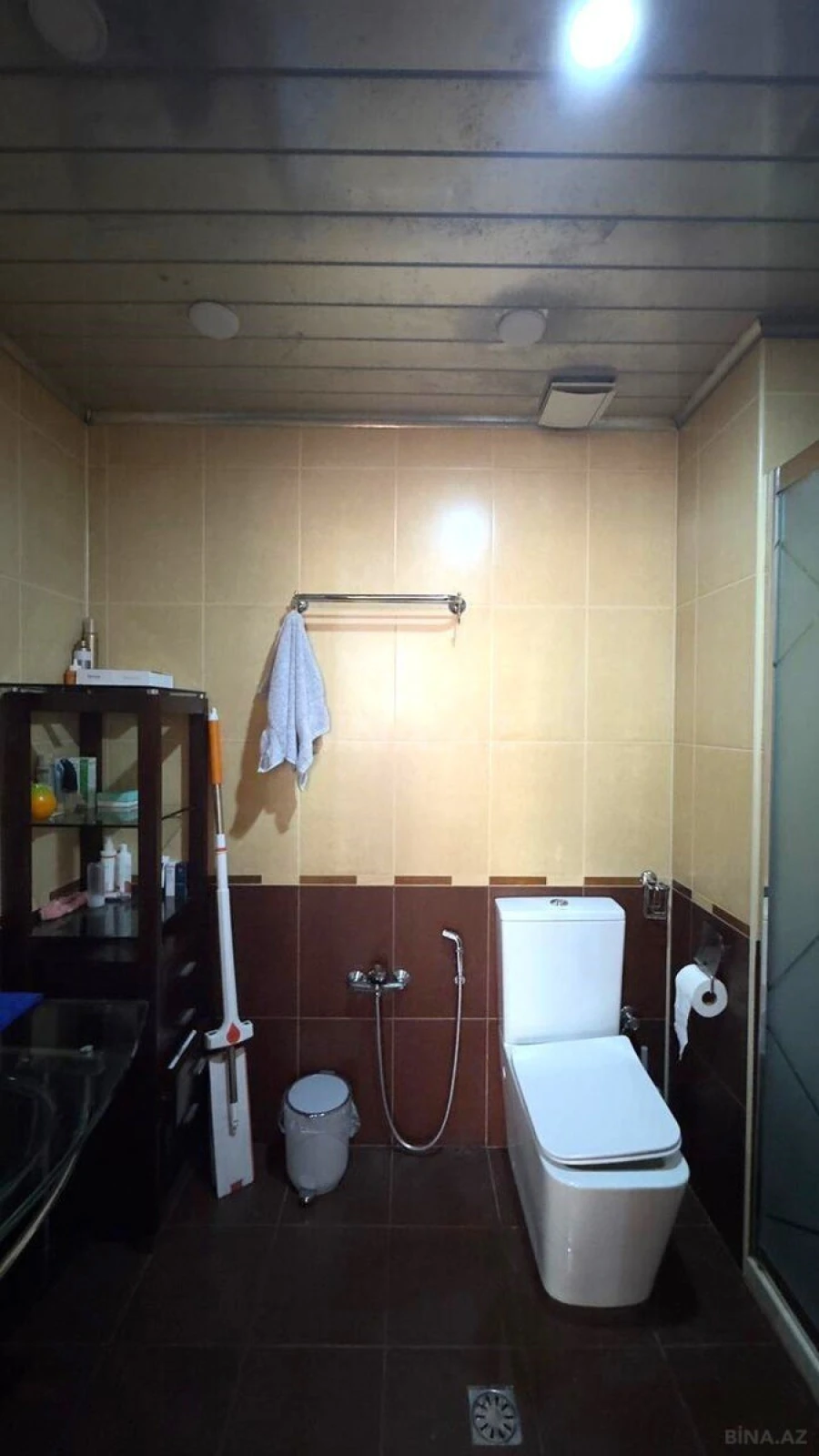 Satılır 5 otaqlı mənzil 200 m²