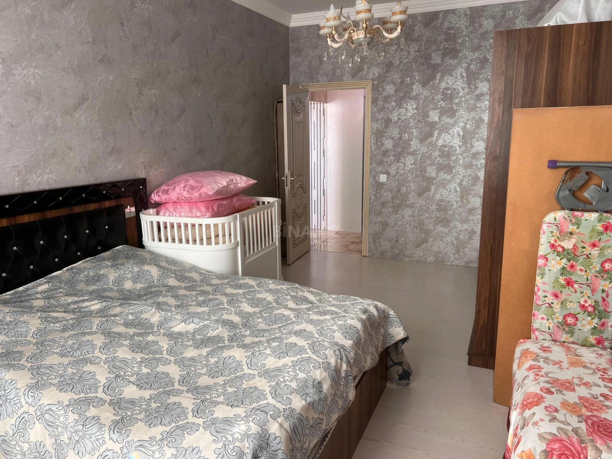 Satılır 3 otaqlı mənzil 120 m²